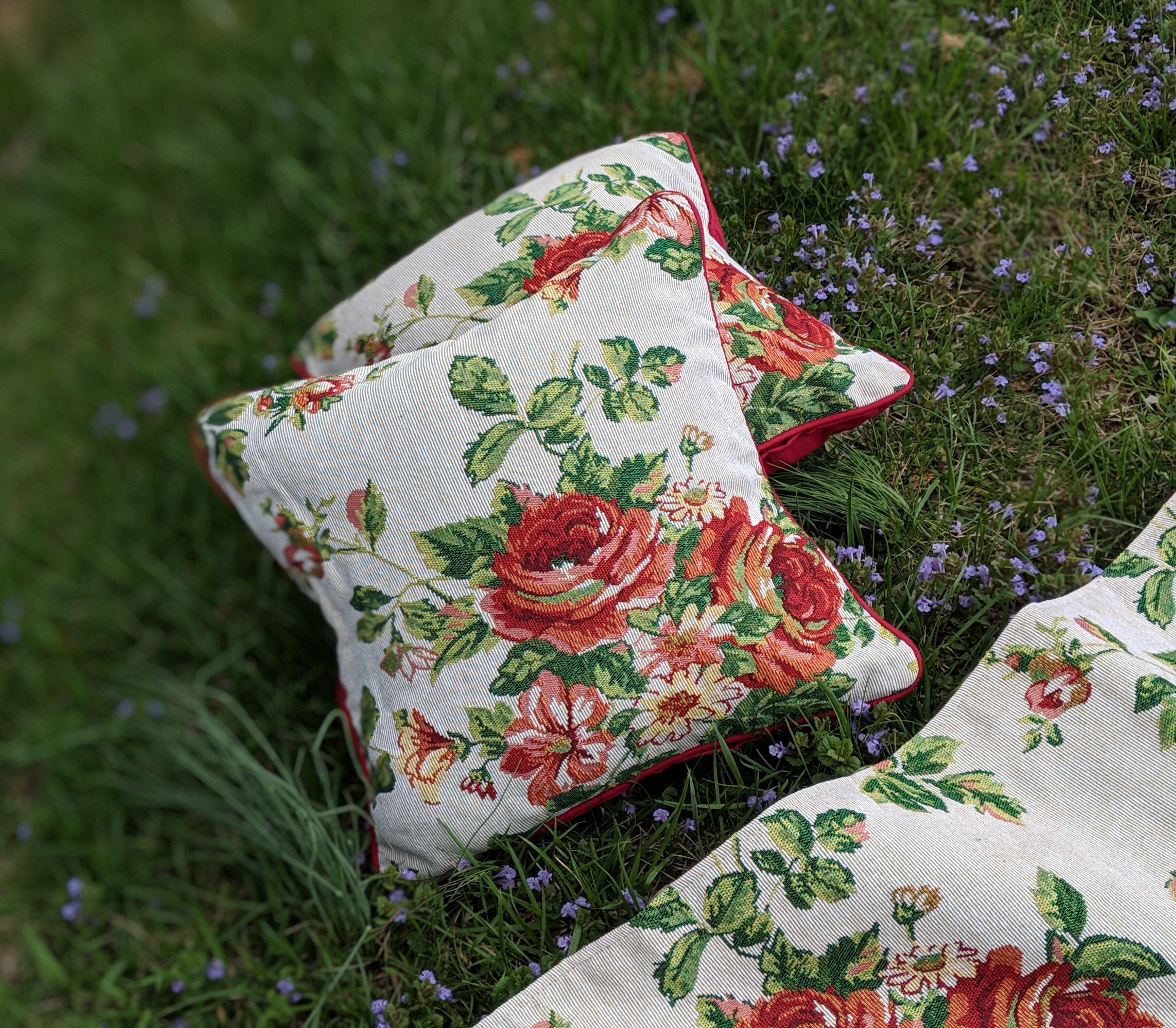 Tache Sweet Roses Vintage Ivory Woven Tapestry Throw Pillow Cover (17593CC)