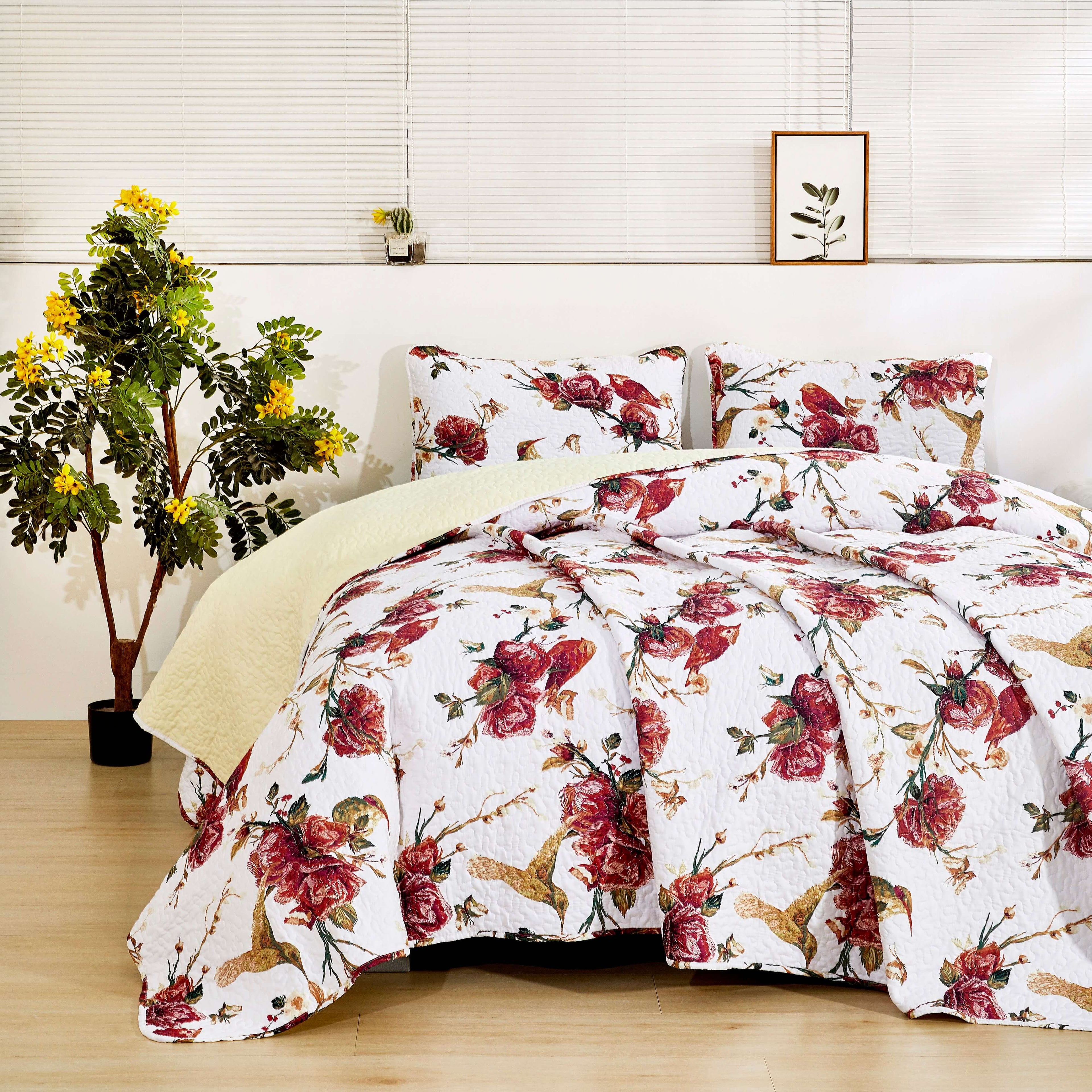 Tache Vintage Rose Garden Hummingbirds Burgundy White Reversible Floral Quilt Set (SD-7676)