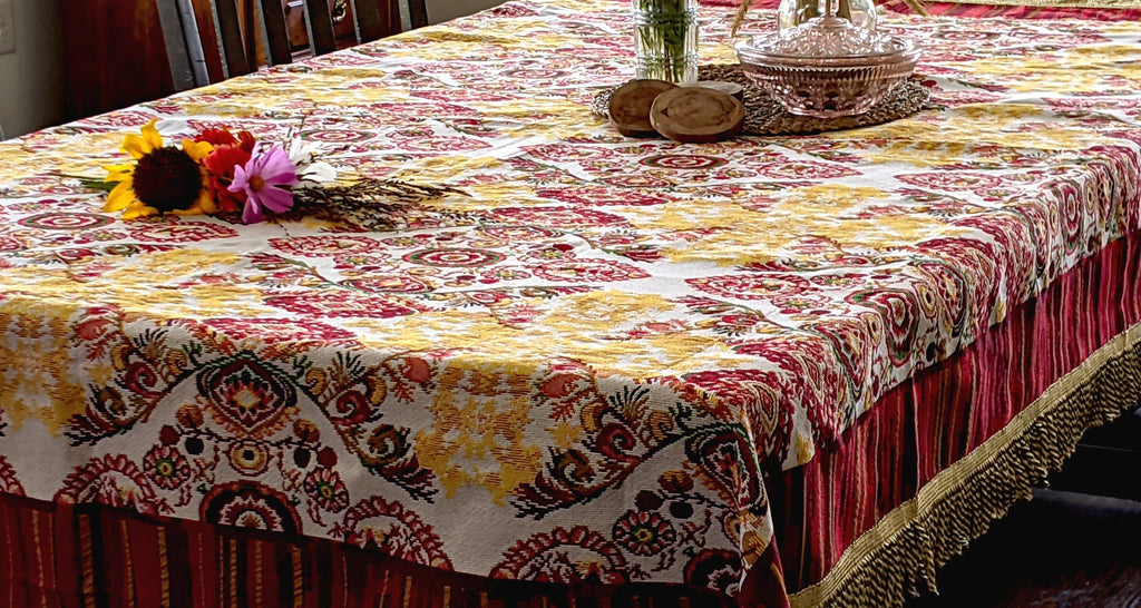 Tache Elegant Burgundy Ornate Paisley Woven Tapestry Tablecloth (18194)