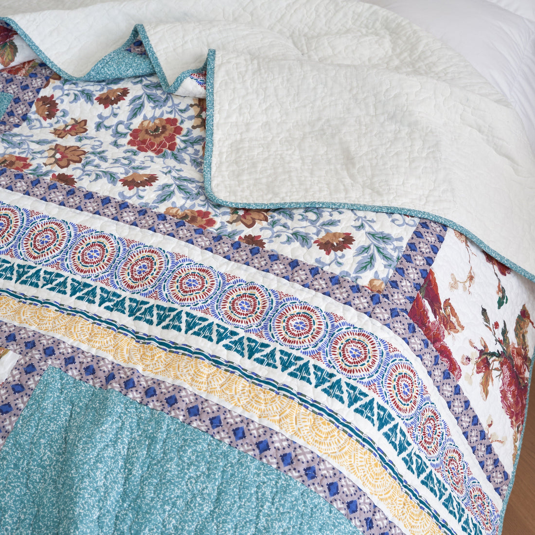 Taterbush Old World Garden Pastel Blue Yellow Red Hummingbirds Cotton Patchwork Quilt Set (JHW-936)