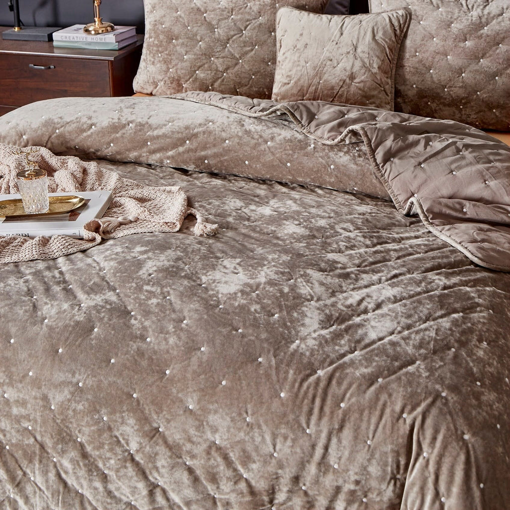 Tache Plush Dreams Sand Taupe Beige Tufted Velvet Quilt Set (JHW-853B)