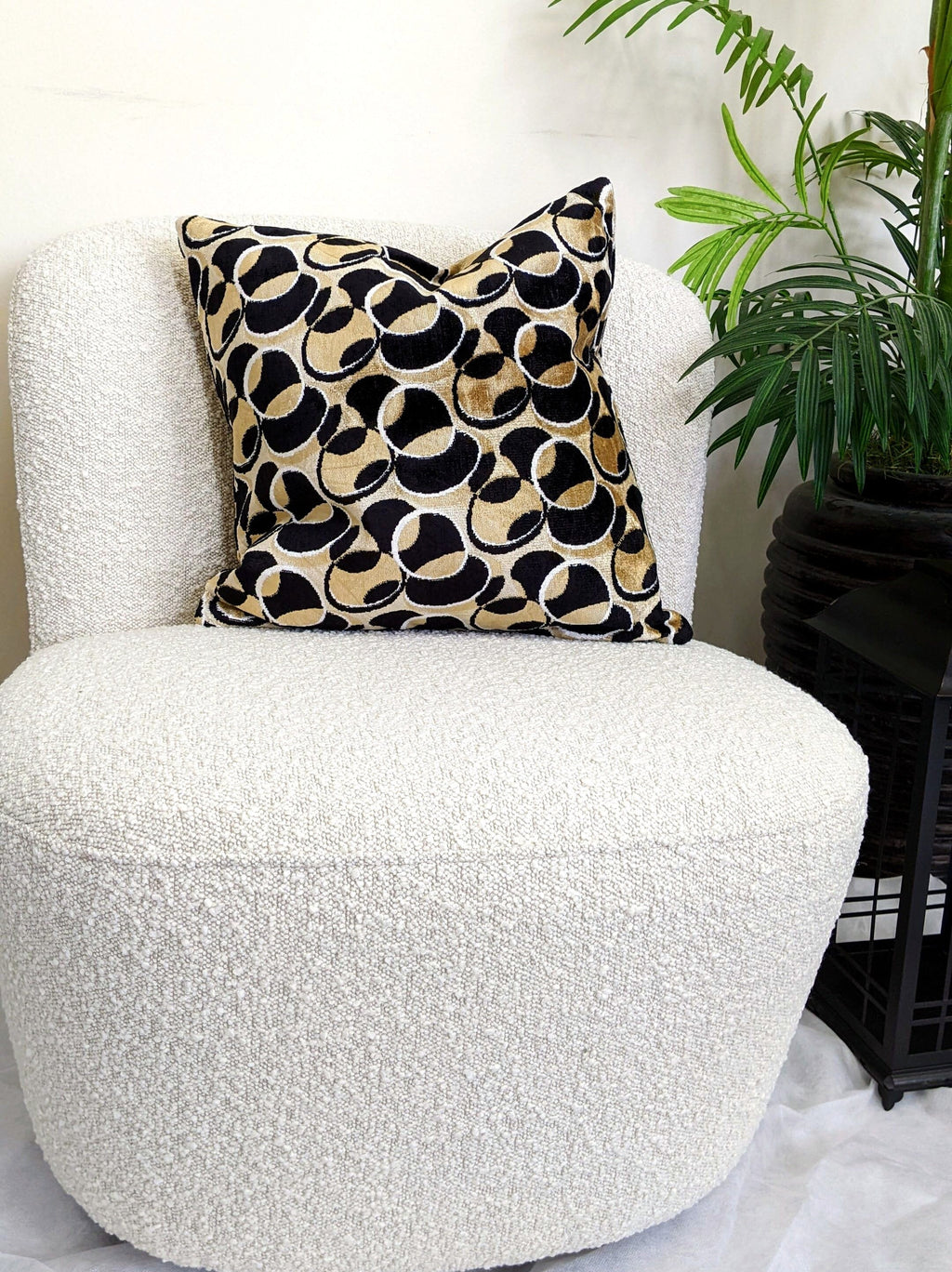 Tache 18 X 18 Inch Geometric Eternal Eclipse Throw Pillow Cover (YLGP-02)