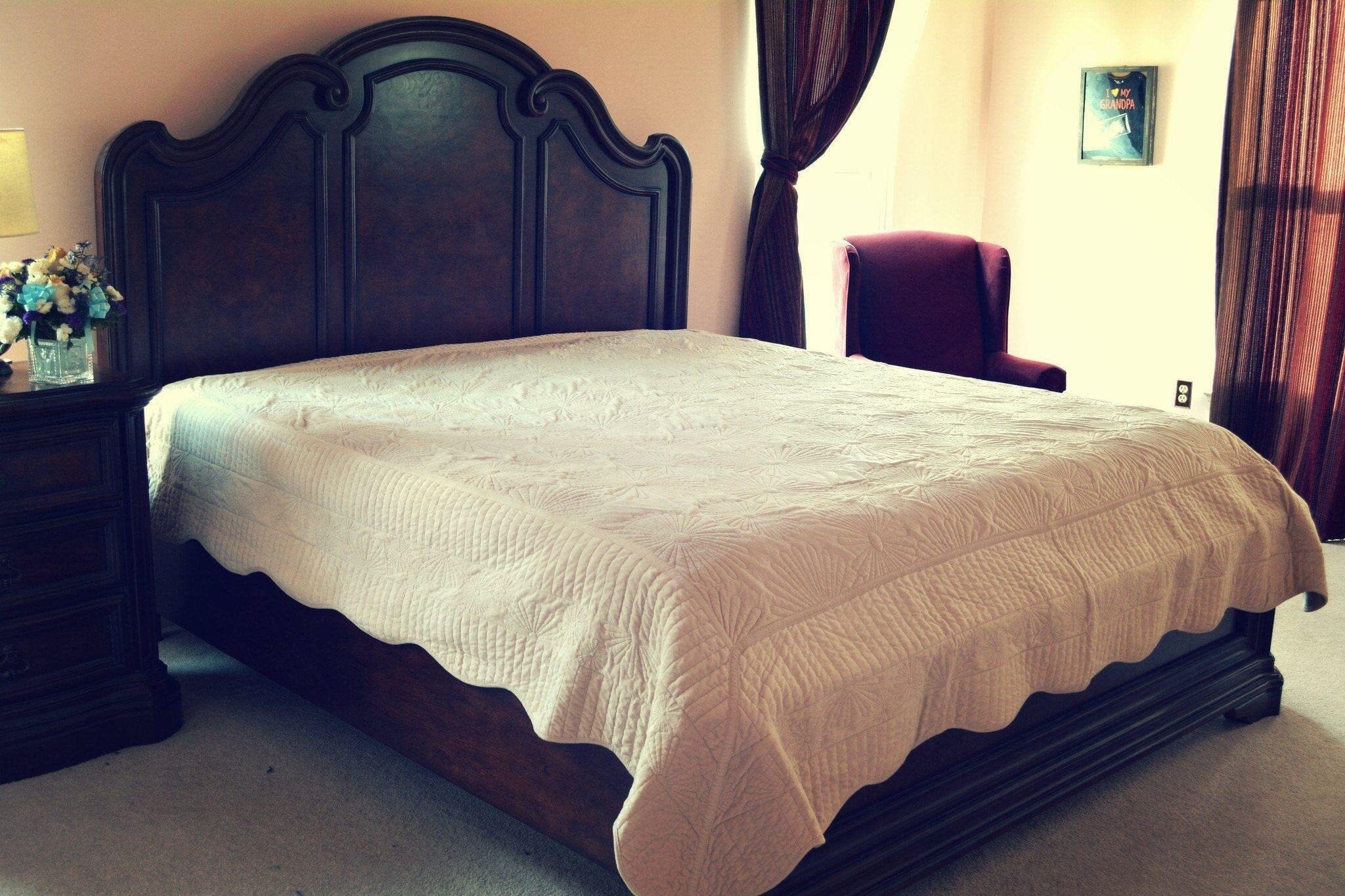 Tache Super Soft Cream Scalloped Coral Reef Quilted Fleece Bedspread Set (DXJ109013-3)