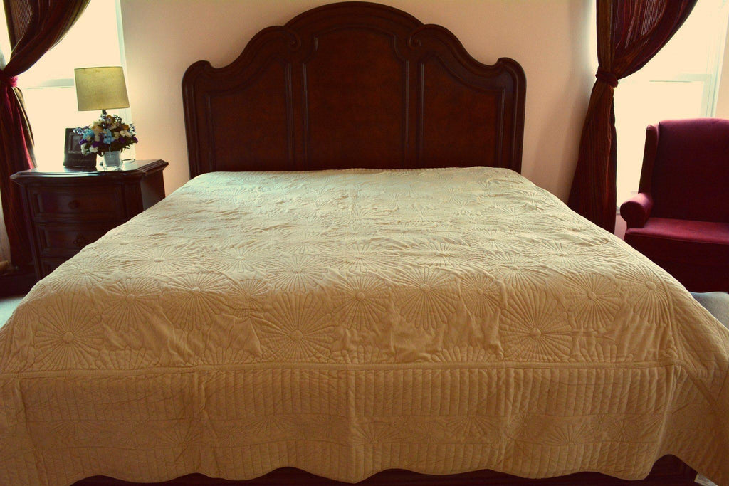 Tache Super Soft Tan Beige Scalloped Coral Reef Quilted Fleece Bedspread Set (DXJ109013-1)