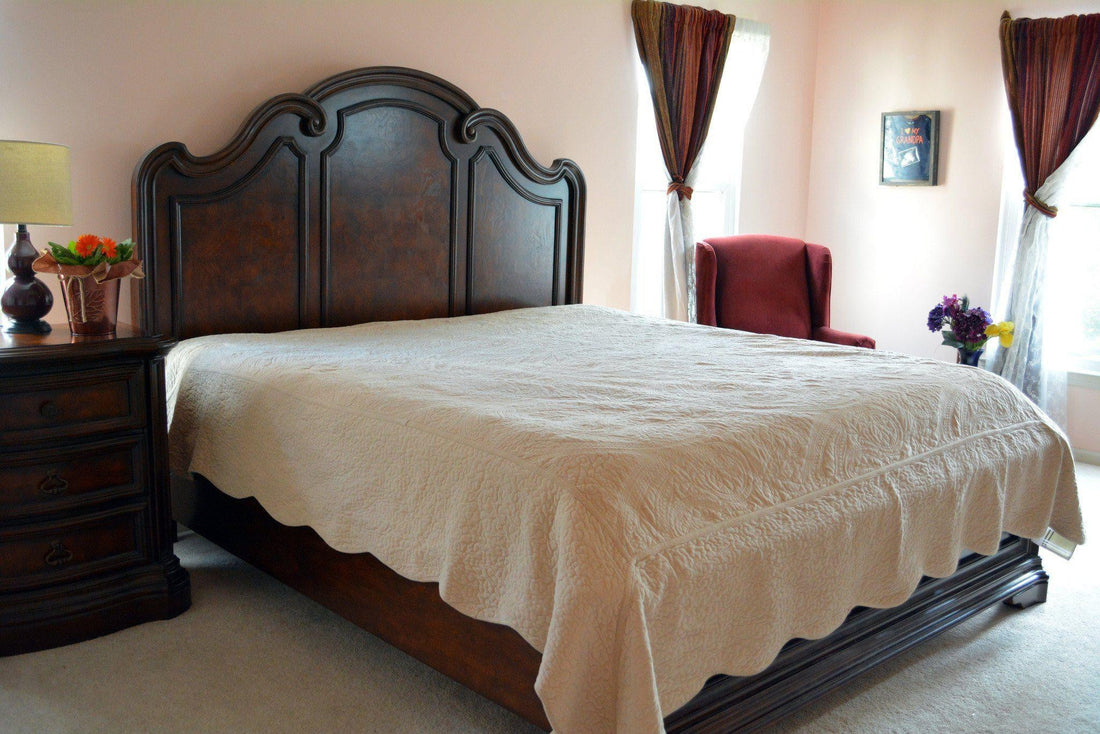 Taterbush Super Soft Tan Scalloped Magic Carpet Quilted Fleece Bedspread Set (DXJ109042-1)