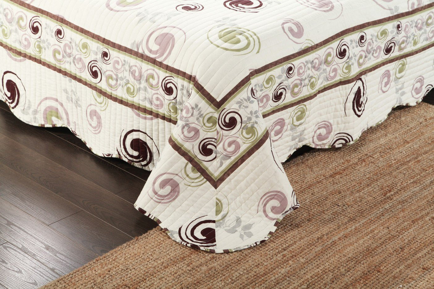 Tache Summer Storm Geometric Swirl Ivory White Scalloped Cotton Quilt Set (DSW019)