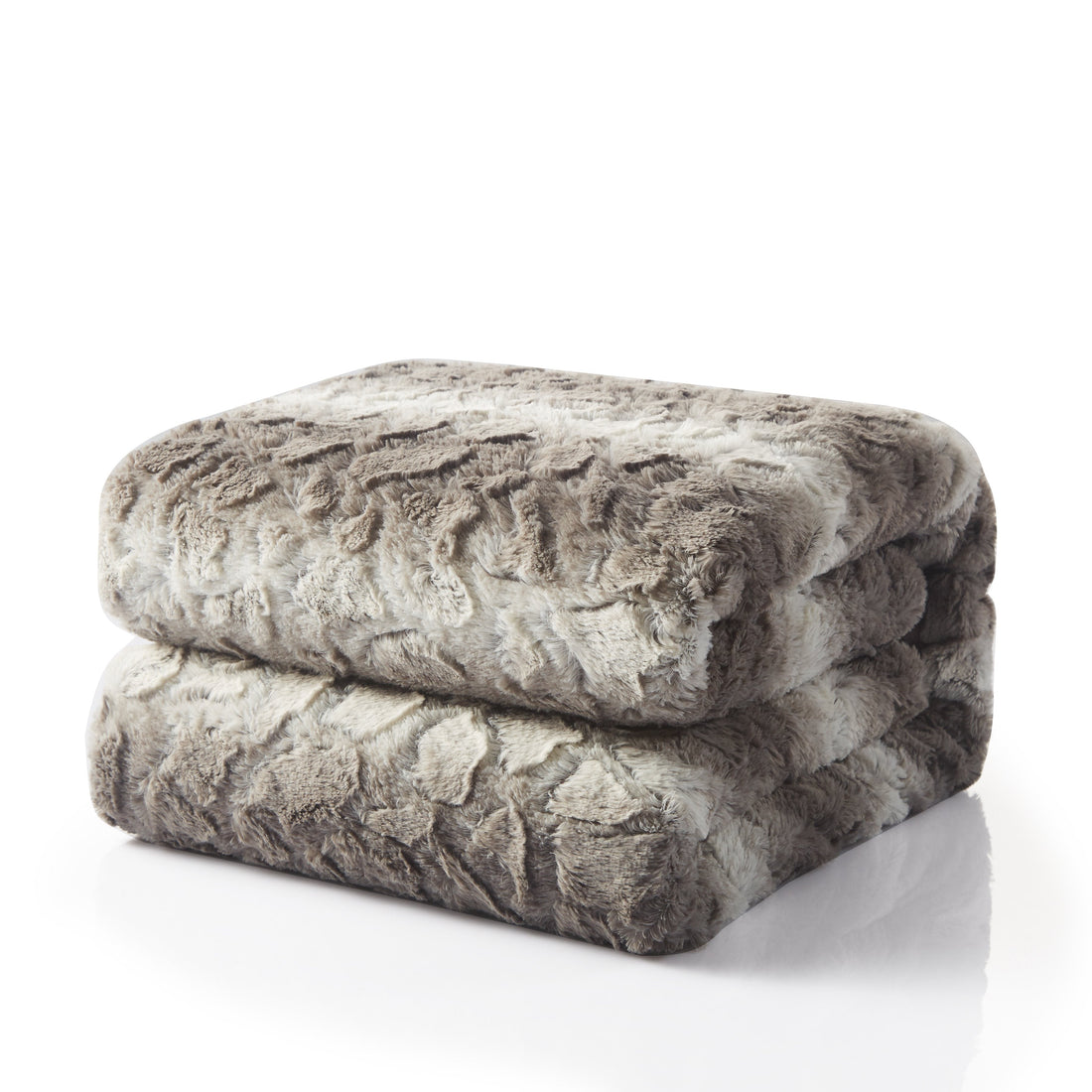 Taterbush Silver Snow Giraffe Faux Fur Throw Blanket (DY16)