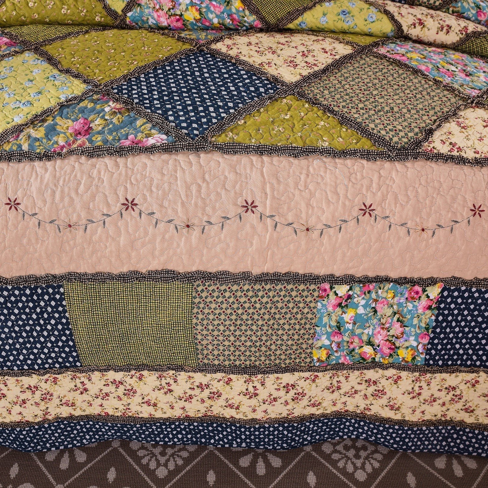 Tache Spring Shower Olive Green Navy Blue Floral Scalloped Cotton Patchwork Quilt Set (DXJ10077)