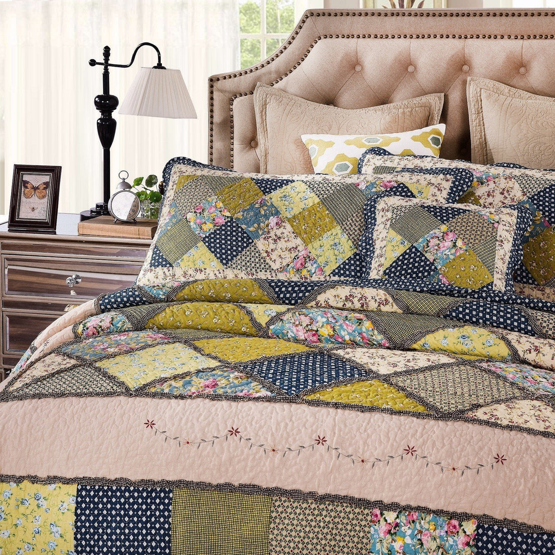 Taterbush Spring Shower Olive Green Navy Blue Floral Scalloped Cotton Patchwork Quilt Set (DXJ10077)