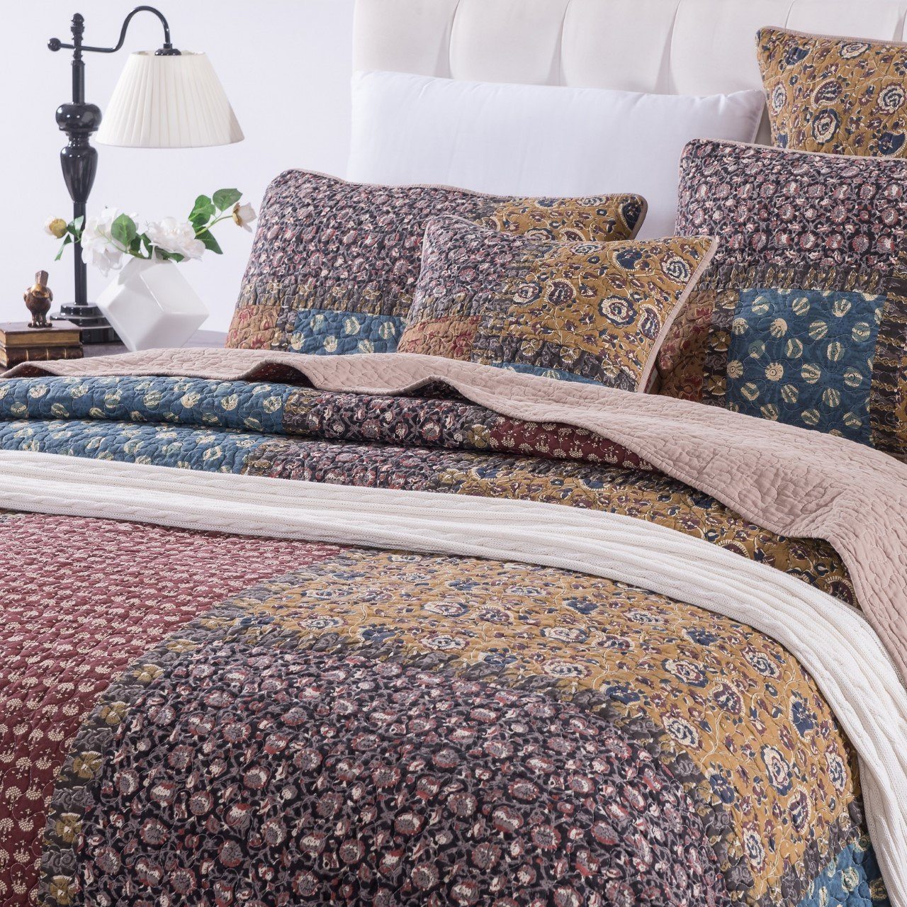 Tache Sunset Blooms Floral Patchwork Cotton Multi color Bedspread Quilt Set (JHW-825)