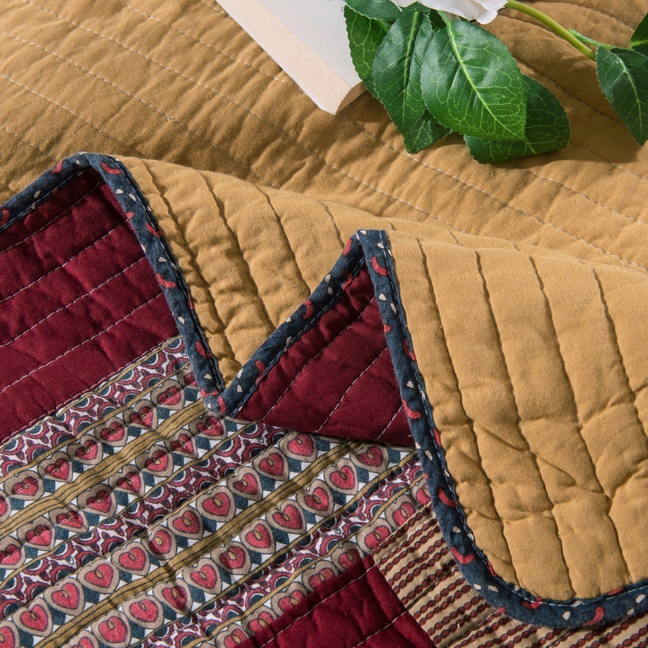 Tache Vineyard Cottage Floral Lightweight Patchwork Bedspread Quilt Set (JHW-827)