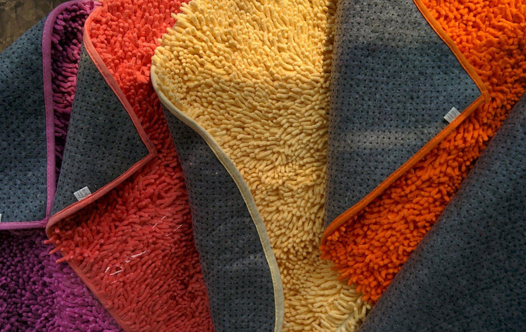 Tache Cotton Chenille Solid Dark Raspberry Red Rug (MAT2032R)