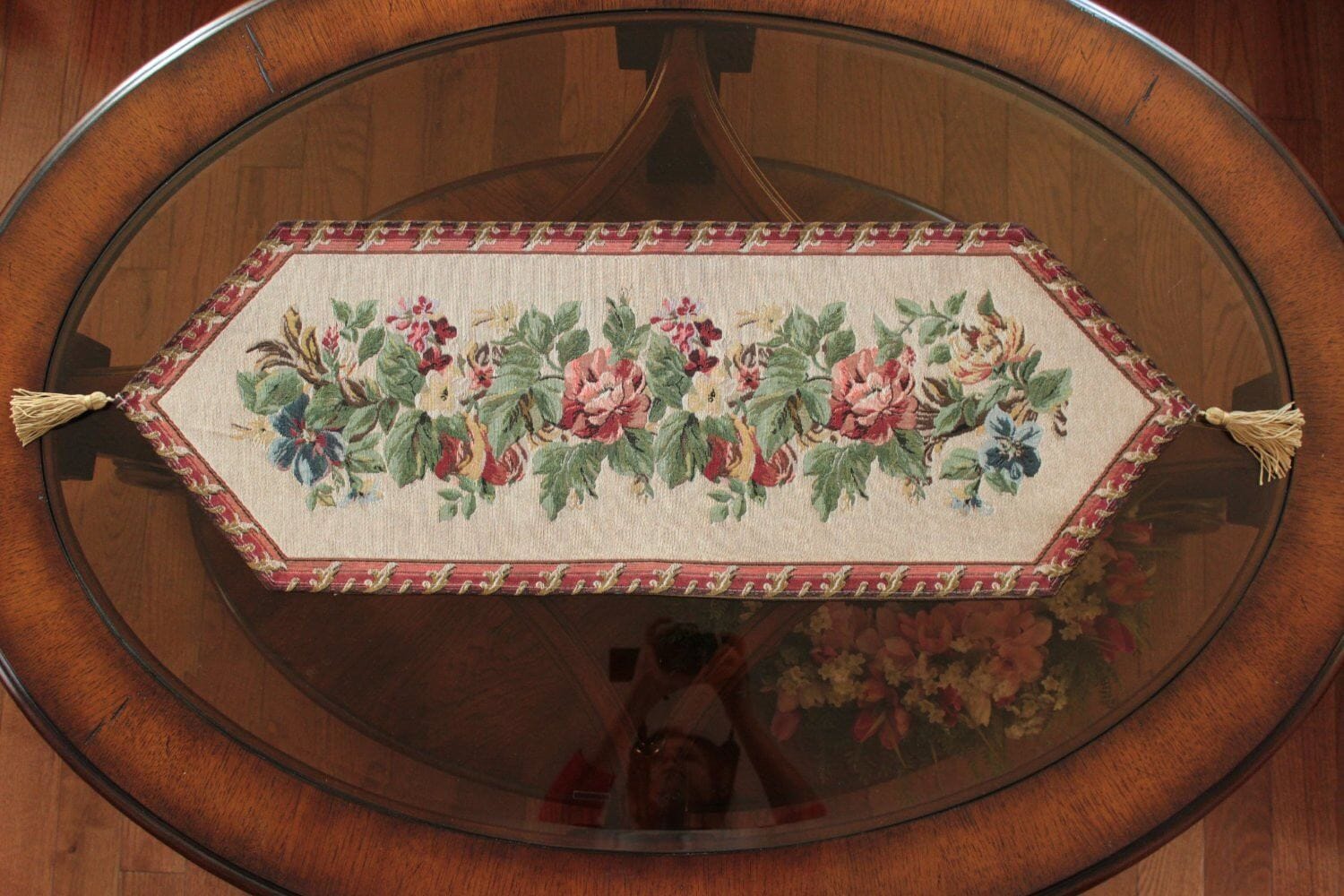 Tache Festive Red Yuletide Blooms Woven Table Runners (5598)